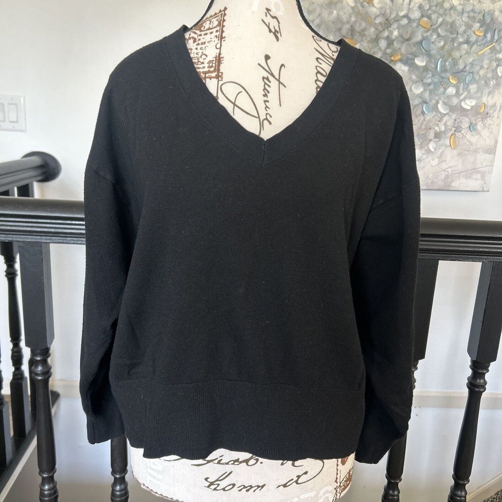 A new‎ day black v neck sweater size XXL Crop